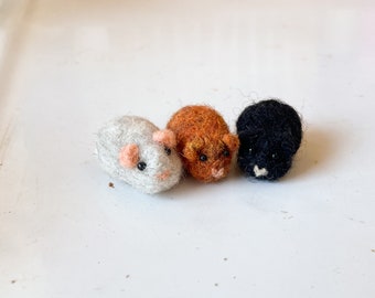 Miniature guinea pig, Guinea pig figurine, dollhouse guinea pig, needle felted guinea pig, needle felted miniatures