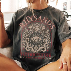 Rhysand&#39;s Tattoo Parlor | ACOTAR T-Shirt