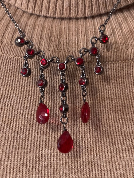 Red Teardrop Faceted Glass Crystals Necklace