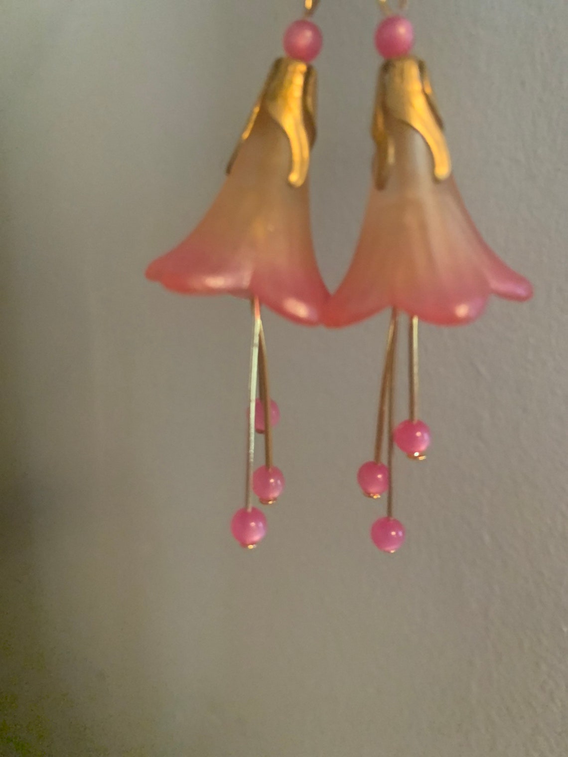 Lily earrings petite golden pinks