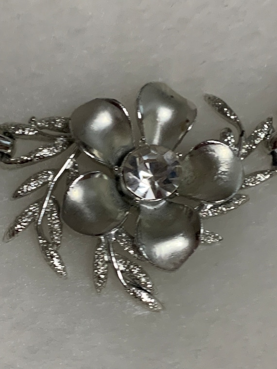 Sparkly Silver Crystal Flower Choker