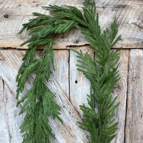 Guirnalda Norfolk Real Touch de 1,8 m, vegetación de pino, guirnalda navideña artificial, guirnalda navideña, guirnalda de pino
