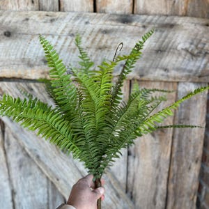 22&quot; Real Touch Fern Bush Greenery, UV PRotected Fern Bush, Greenery Bush, Plastic Greenery Bush, 84822-UV