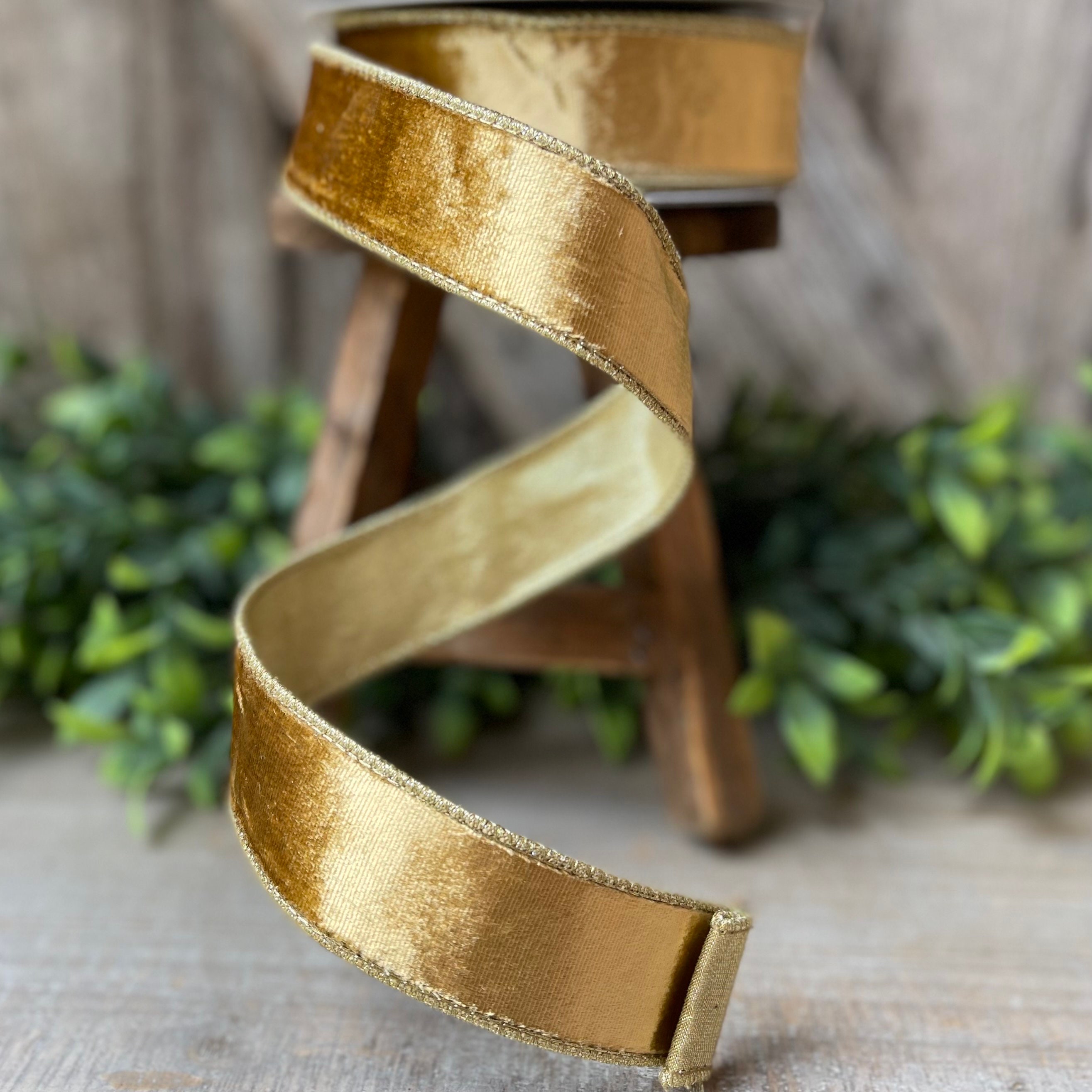 Farrisilk 1.5 x 5 YD Jewels in Gold Wired Ribbon – DecoratorCrafts