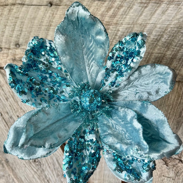 Tallo de magnolia con lentejuelas de terciopelo azul agua de 24", ramo navideño con joyas, decoración navideña, suministro de coronas, decoraciones para la parte superior del árbol, magnolia navideña