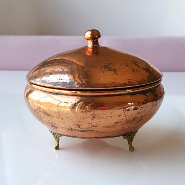 Vintage copper bowl with lid , Footed candy bowl with brass feet , Decorative jar ,Plant display pot Keepsake treasure box Housewarming gift