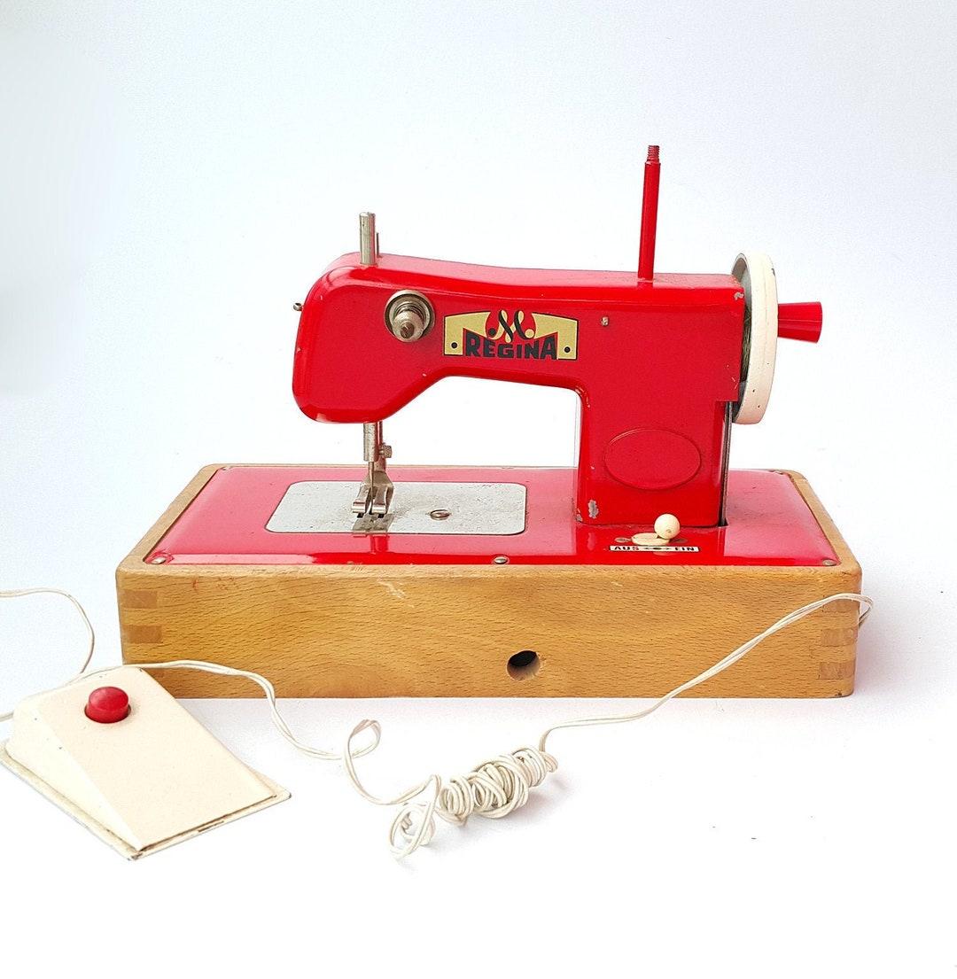 Vintage Toy Sewing Machine With Original Pedal Regina 60's Collectible