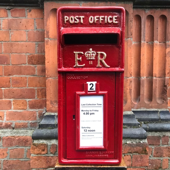 RED POST BOX: Prop hire post office box. Ideal for Weddings, Engagement parties, Retirement do's, Birthday party, Bar Mitzvah & Bat Mitzvah.