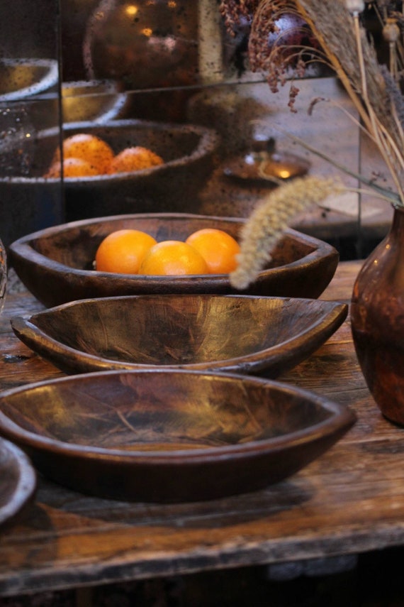 CARVED INDIAN BOWL : hand crafted rustic bowl from India leaf shaped