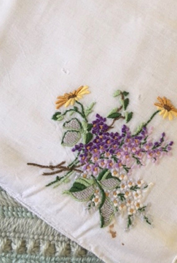 Spring Joy! Handsewn Handkerchief.  Vintage. Gorg… - image 5