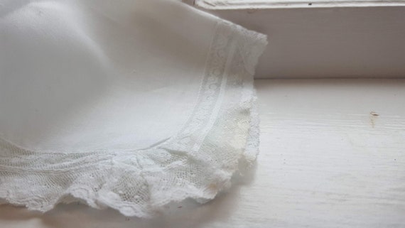 Beautiful Vintage Handkerchief - Bridal Hankie, L… - image 2