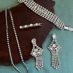 Rhinestone jewelry set: Gorgeous Drop earrings. 5 Row Bracelet. Elegant Barrette. Necklace of simplicity. Truly stunning set!