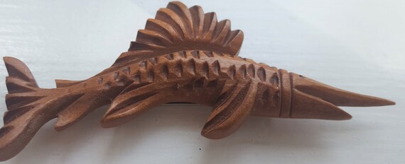 Jumping Sailfish Carved Wood Artisan Brooch. Late… - image 7