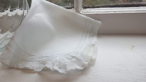 Beautiful Vintage Handkerchief - Bridal Hankie, L… - image 3