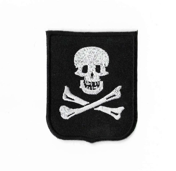 PIRATE SKULL CROSS BONES EMBRODIERED PATCH P458 jacket iron on sewon patches new
