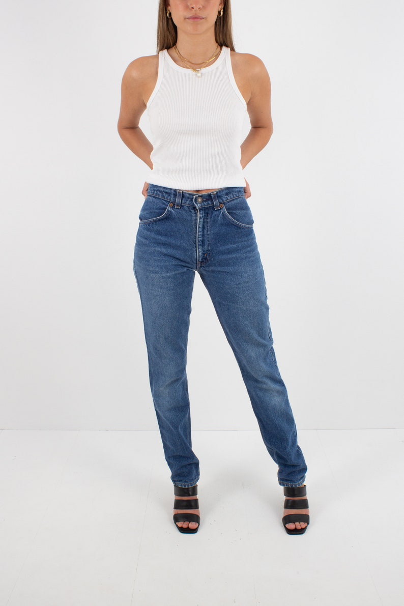 90s, 1990s Levis Jeans - Orange Tab - Mid Rise - Tapered Leg Slim Fit Relaxed Fit Boyfriend Leg- in Dark Blue Wash - Size 27" / XS-S image 4