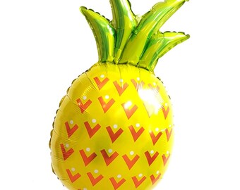 31" Pineapple balloon. pineapple party. final flamingle. tropical balloons. tropical party. luau decor. luau balloons. tutti fruitti