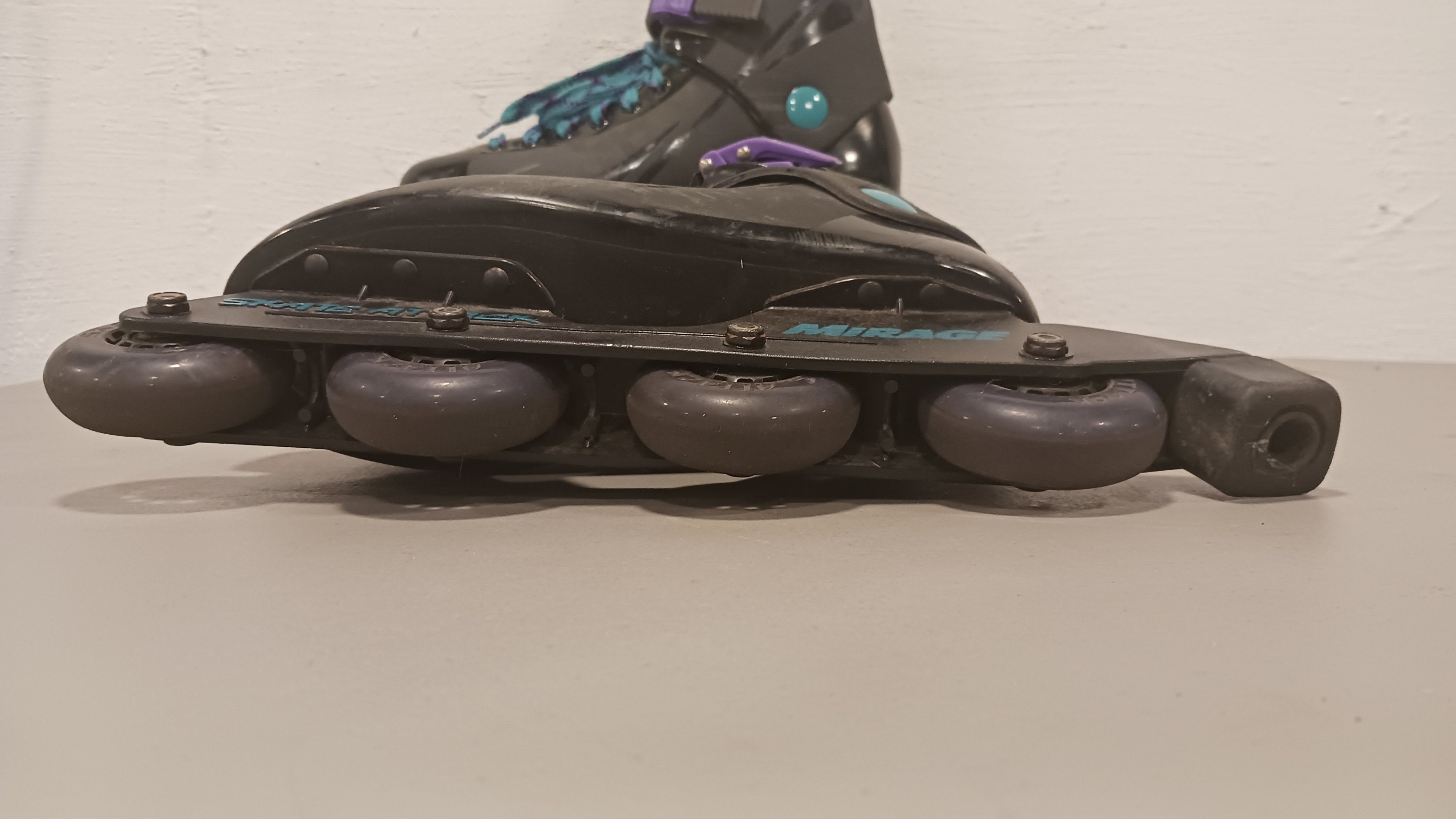 Vintage 90s Wayne Gretzky Mirage Skate Attack Rollerblades  display picture 2