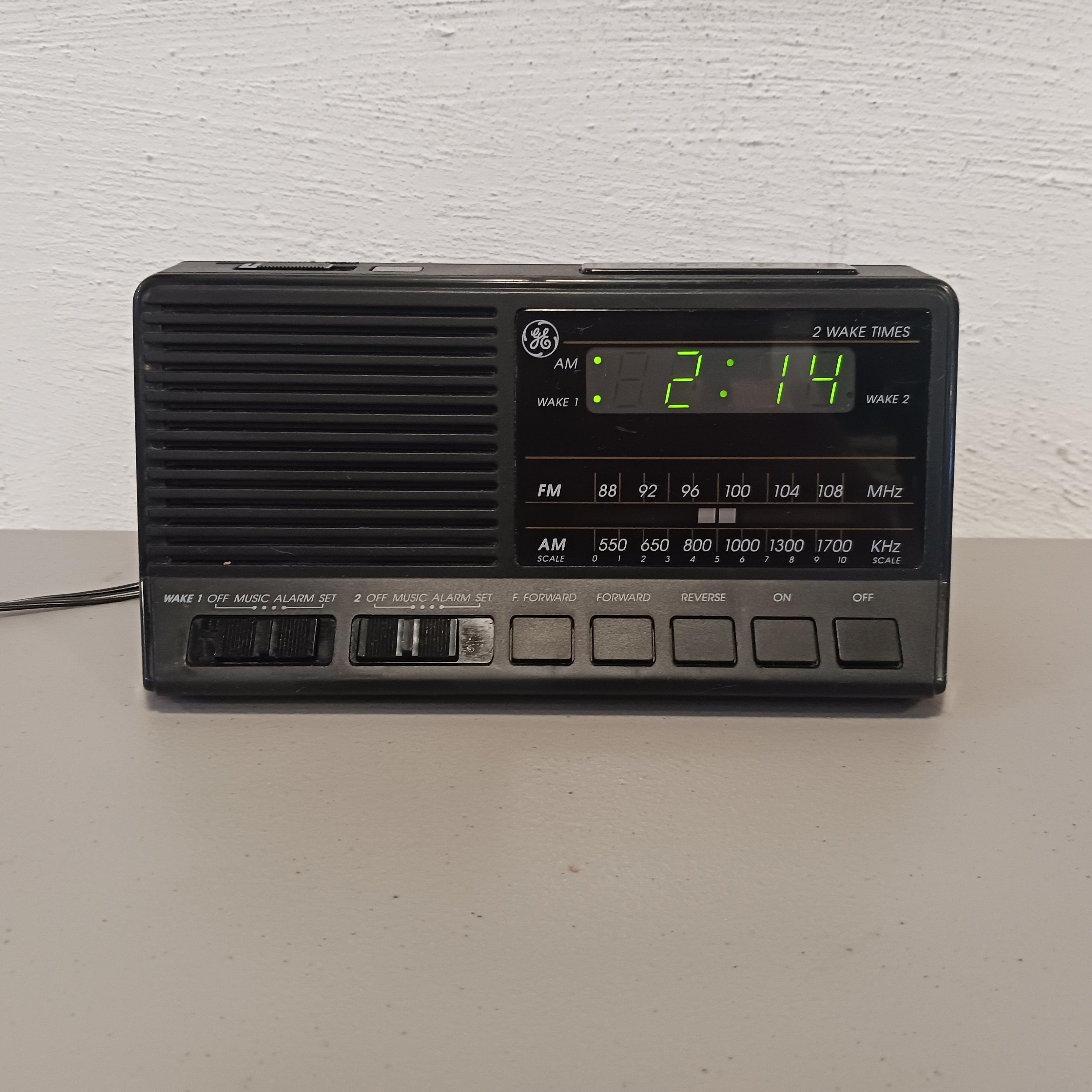 Vintage GE Radio Alarm Clock 74648B Black AM FM Radio Dual Alarm
