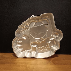 ③ヴィンテージ WILTON ウィルトン ケーキ型 CHARLIE BROWN Wilton Snoopy Cake Pan - Etsy