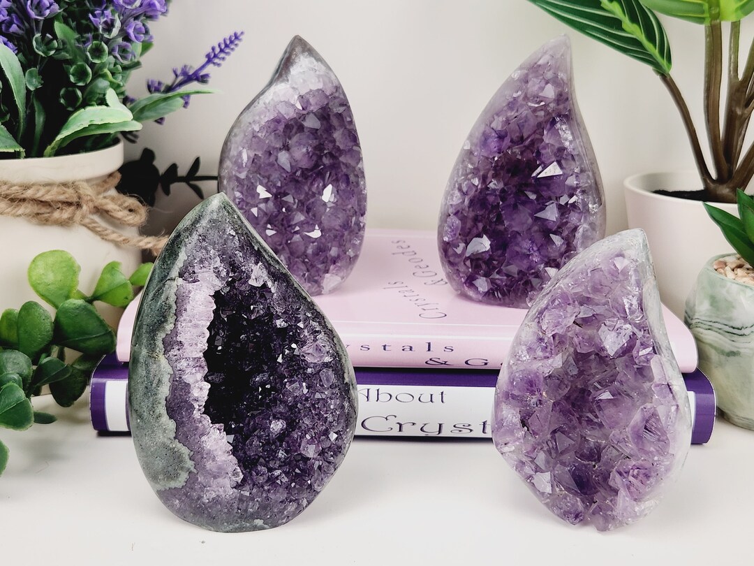 452G Dream Amethyst Crystal Flame