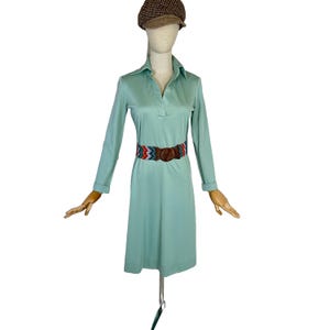 Vestido camisero vintage verde salvia de los años 70 con cinturón de semillas - Talla 7/8