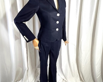 Ensemble de costume en lin bleu marine Lauren Ralph Lauren bleu marine vintage des années 90 | Blazer 3 boutons et pantalon entièrement doublés | Taille 2P | Luxe calme d'archives