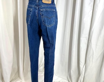 Levis 550 vintage des années 90 | Jean Mom | Fabriqué aux États-Unis | Taille 6 / 7 Jambe fuselée à taille haute | Délavage indigo moyen