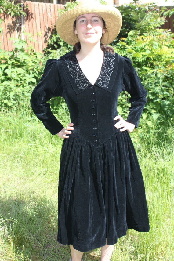 Adini Black Velvet Dress