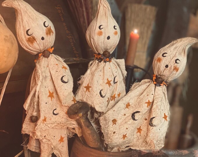 Grunged Ghosts Primitive Halloween Fabric Ghosts Vintage Halloween