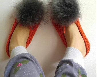 Pantuflas personalizadas para mujer, calcetines antideslizantes, cómodas pantuflas antideslizantes con pompón naranja, pantuflas de cabina para mujer, calcetines antideslizantes.