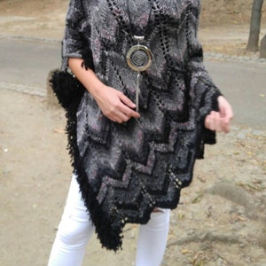 Poncho women&#39;s, Knit Shrug, Grey Fringed Striped Chevron Poncho, Knit Grey Shrug, Travel Wrap Women&#39;s, Big Knit Poncho, Unique Large Poncho