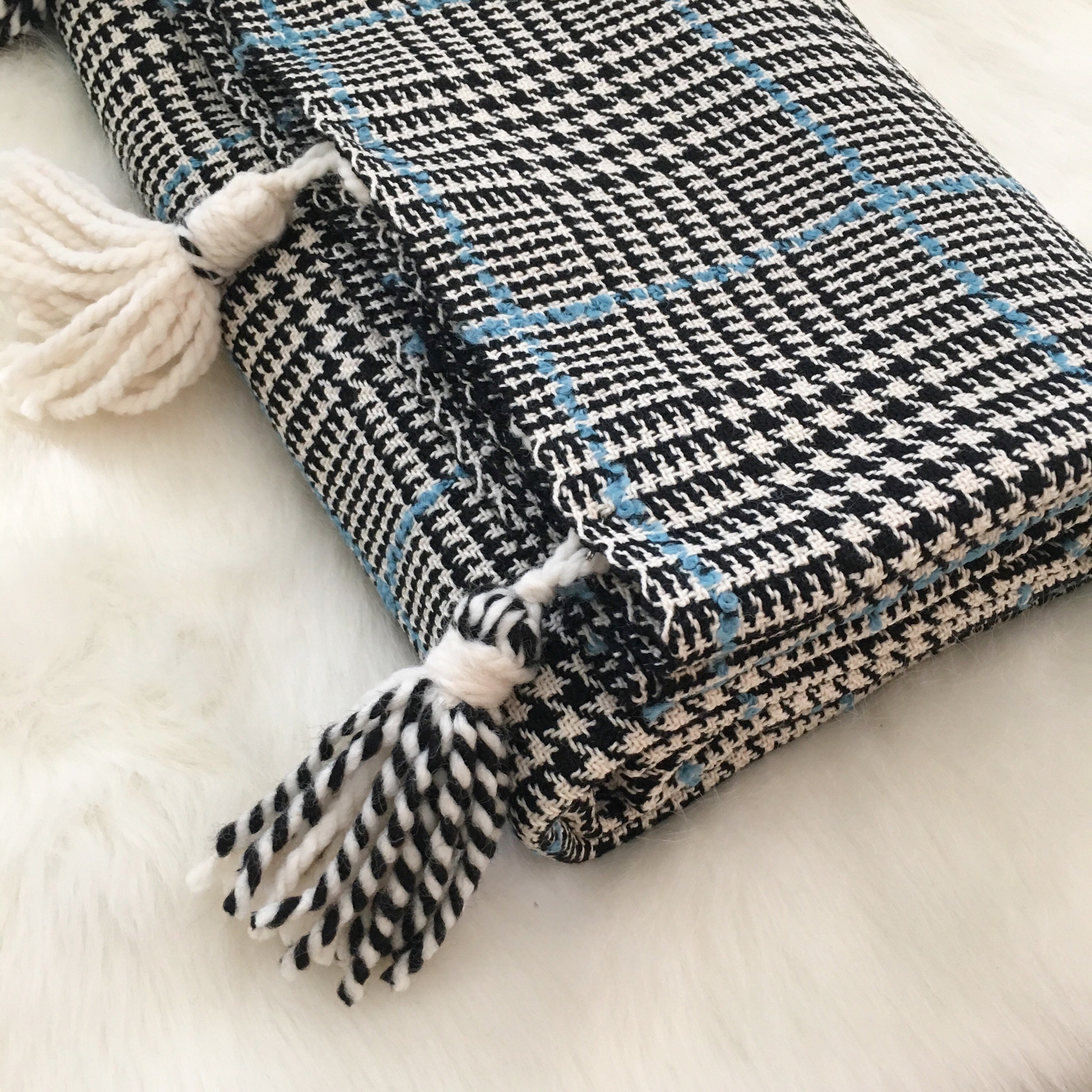 Glen Plaid Throw Blanket | Houndstooth Throw Blanket, Holiday Throw ...