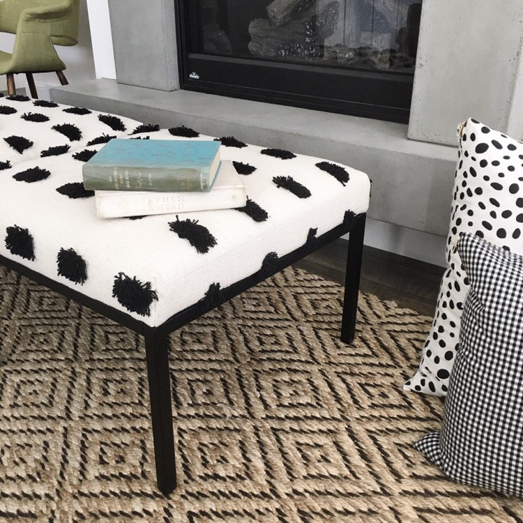 Pom Pom Banco Negro & Blanco Otomano Banco Texturizado | Etsy