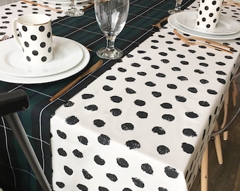 Glod Dot Black Tablecloth 2 Pack
