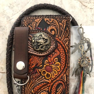Geschnitzte Leder Herren Biker Brieftasche Kette Drachen punziert Leder Bifold Brieftasche Western Cowboy Brieftasche Geschenk für ihn Geschenk für Männer Geschenk für Papa