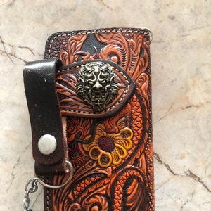Geschnitzte Leder Herren Biker Brieftasche Kette Drachen punziert Leder Bifold Brieftasche Western Cowboy Brieftasche Geschenk für ihn Geschenk für Männer Geschenk für Papa