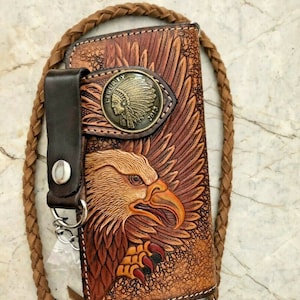 Geschnitzte Leder Herren Biker Brieftasche Kette Adler punziert Leder Bifold Brieftasche Western Cowboy Brieftasche Geschenk für ihn Geschenk für Männer Geschenk für Papa