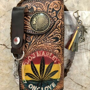 Geschnitzte Leder Herren Biker Brieftasche Kette Floral punziert Leder Bifold Brieftasche Western Cowboy Brieftasche Geschenk für ihn Geschenk für Männer Geschenk für Papa
