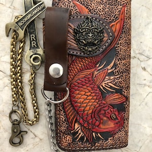 Geschnitzte Leder Herren Biker Brieftasche Kette Karpfen Fisch Punzierte Leder Bifold Brieftasche Western Cowboy Brieftasche Geschenk für ihn Geschenk für Männer Geschenk für Papa
