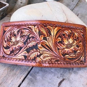 Cartera de cuero tallada a mano, cartera floral, cartera plegable estilo vaquero occidental para hombre, cartera de cuero repujado, regalo para él, regalo para hombre, regalo para papá