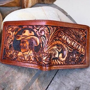 Handgefertigte geschnitzte Lederbrieftasche Florale Brieftasche Western Cowboy Bifold Herren Brieftasche Punzierte Leder Brieftasche Geschenk für Ihn Geschenk für Männer Geschenk für Papa