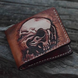 Handgefertigte geschnitzte Lederbrieftasche Schädel Brieftasche Western Cowboy Bifold Herren Brieftasche Punzierte Leder Brieftasche Geschenk für Ihn Geschenk für Männer Geschenk für Papa