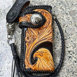 Geschnitzte Leder Herren Biker Brieftasche Kette Adler punziert Leder Bifold Brieftasche Western Cowboy Brieftasche Geschenk für ihn Geschenk für Männer Geschenk für Papa