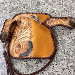 Cartera de motociclista de cuero tallado para hombre, billetera plegable de cuero con labrado de jefe indígena, billetera de vaquero occidental, regalo para él, regalo para hombres