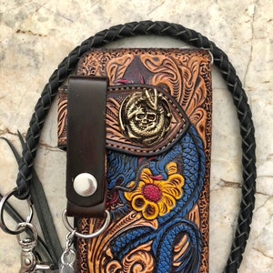 Geschnitzte Leder Herren Biker Brieftasche Kette Drachen punziert Leder Bifold Brieftasche Western Cowboy Brieftasche Geschenk für ihn Geschenk für Männer Geschenk für Papa