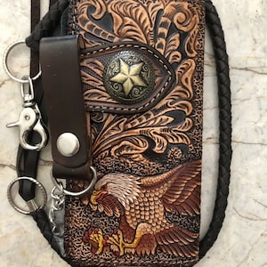 Cartera de motociclista de cuero tallado para hombre, billetera plegable de cuero con águila y cadena, billetera de vaquero occidental, regalo para él, regalo para hombres, regalo para papá