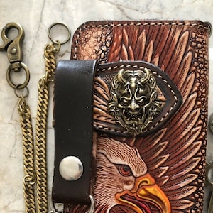 Geschnitzte Leder Herren Biker Brieftasche Kette Adler punziert Leder Bifold Brieftasche Western Cowboy Brieftasche Geschenk für ihn Geschenk für Männer Geschenk für Papa