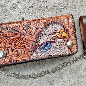 Geschnitzte Leder Herren Biker Brieftasche Kette Adler punziert Leder Bifold Brieftasche Western Cowboy Brieftasche Geschenk für ihn Geschenk für Männer Geschenk für Papa