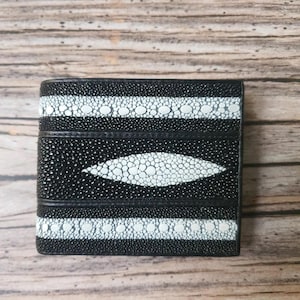 Zwarte pijlstaartrog portemonnee echte pijlstaartrog huid portemonnee gepolijste pijlstaartrog lederen portemonnee exotische portemonnee tweevoudige portemonnee cadeau voor hem cadeau voor haar